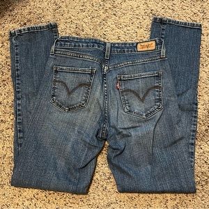 Size 4 Levi’s Mid Rise Skinny